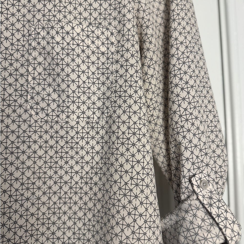 Patterned Cream Top - Picture 2 of 3